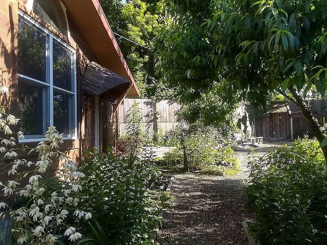 Image of 1395 W 8th St