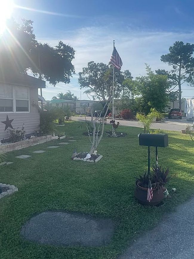 Photo of 5611 Bayshore Rd, Palmetto, FL