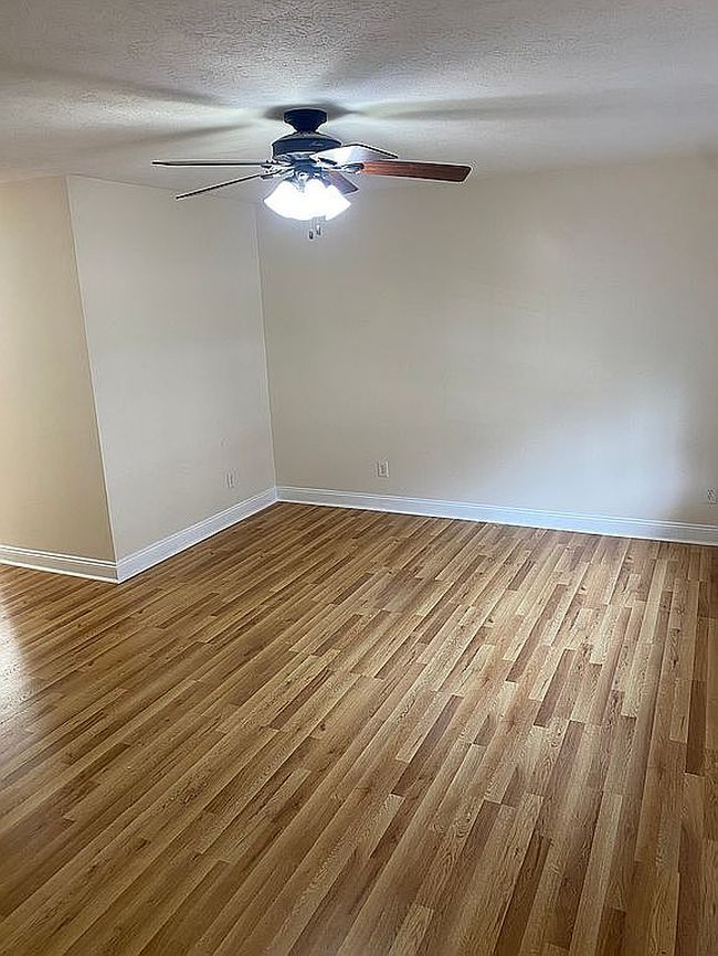 Preview of property located at 105 13th St Unit E