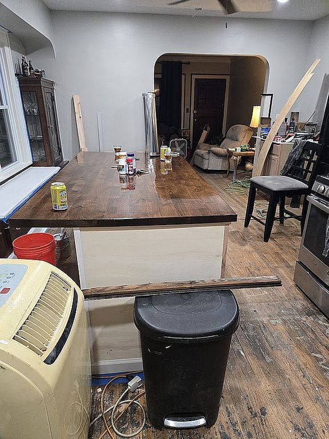 Additional photo of property located at 3389 W 127th St