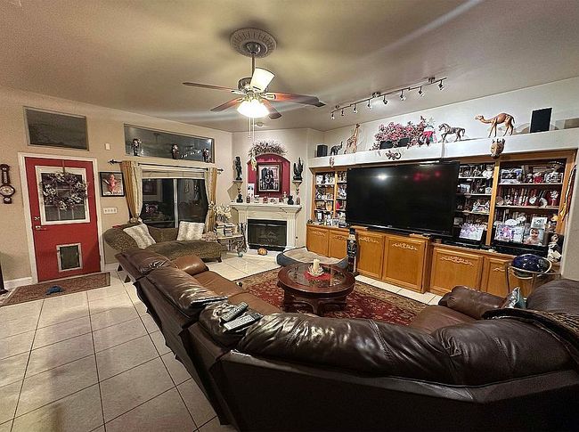 Photo of 11017 Iron Creek Ave, Bakersfield, CA