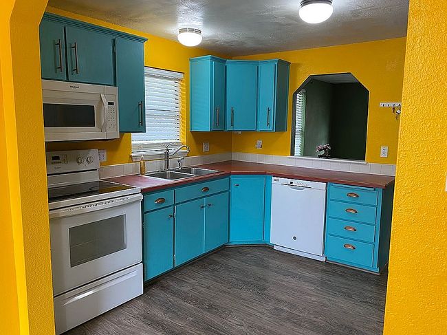 Additional photo 3 of property located at 1600 Ross St