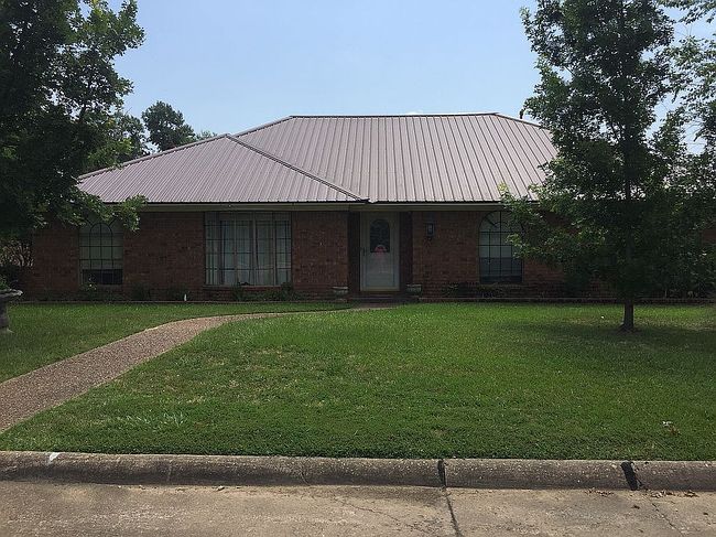 Photo of 4 Lanshire Dr, Texarkana, TX