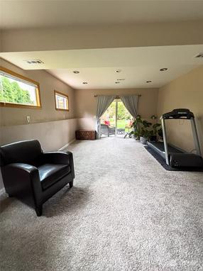 Additional photo 4 of property located at 818 39th Pl