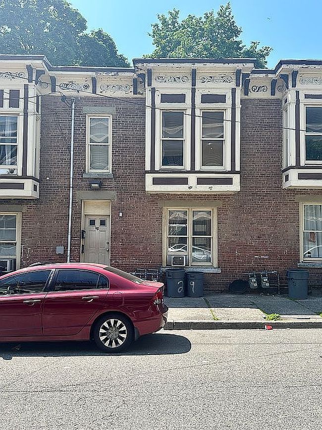 Image of 219 1st St