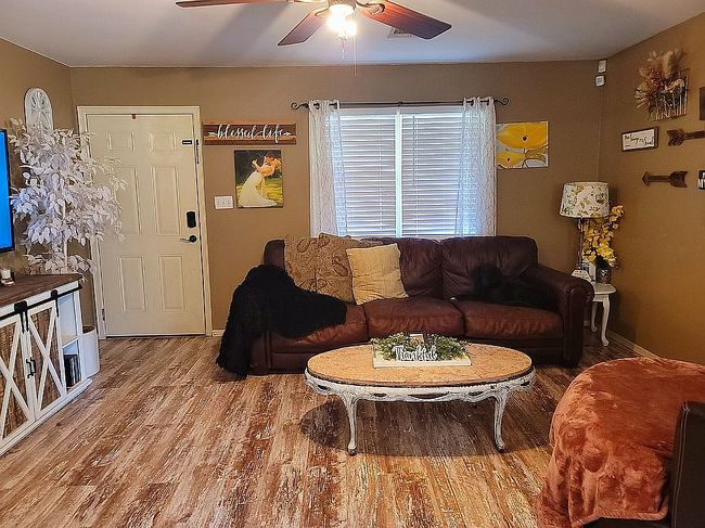 Image of 303 W Bois D Arc Ave