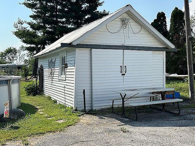 Photo of 215 S Main St, New Ross, IN