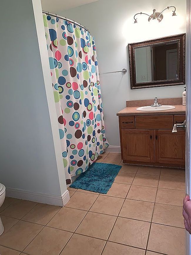 Image of 300 Village Ln