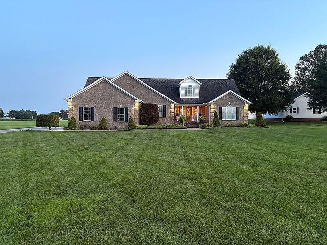Photo of 77 Chase Ln, Mayfield, KY