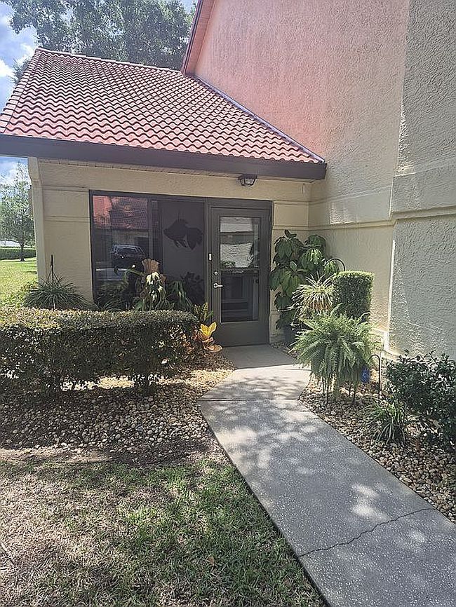 Photo of 2048 Forest Dr