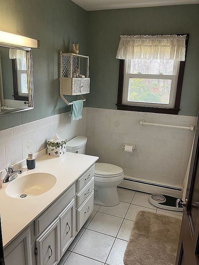 Photo of 40 Sue Ln, Hudson Falls, NY