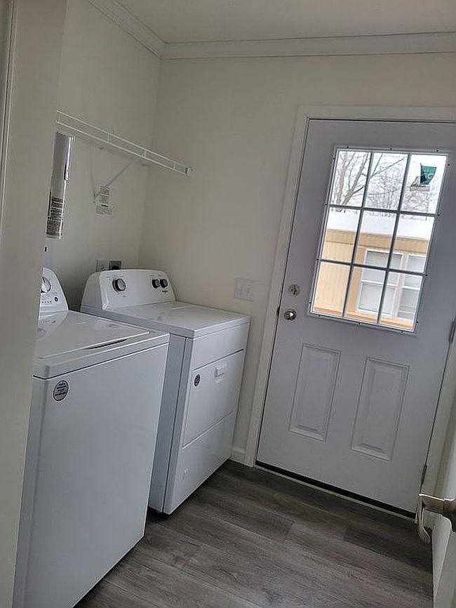 Photo of 2892 Stratford Dr #210, Bay City, MI