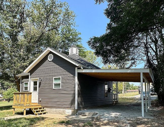 Photo of 127 W Chestnut St, Scott City, MO