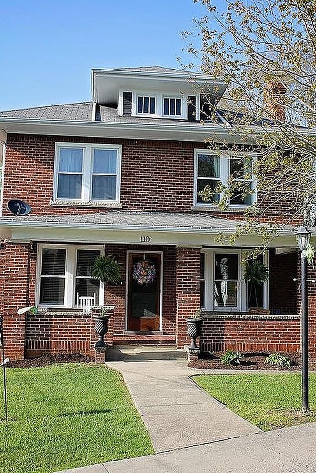 Photo of 110 Franklin St, Bluefield, VA