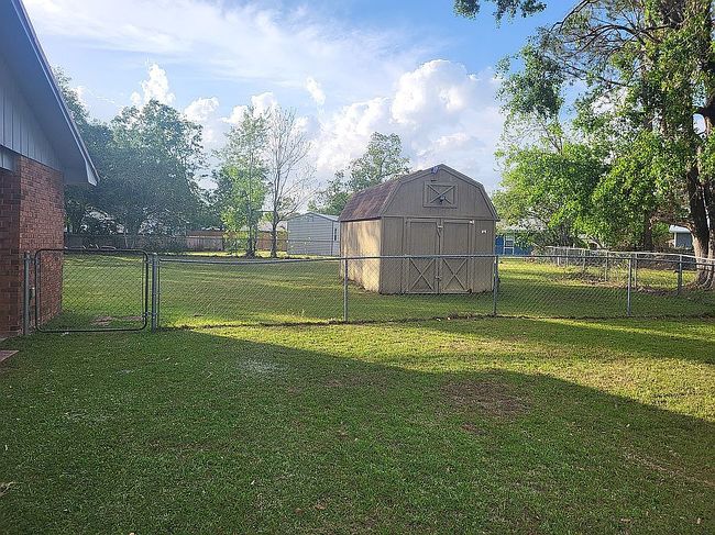 Additional photo 3 of property located at 1900 Houston Ave