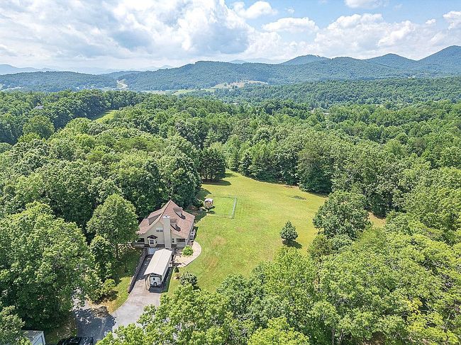 Photo of 334 Avery Scroggs Rd, Hayesville, NC