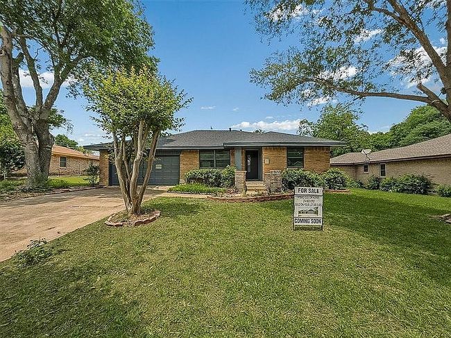 Photo of 6927 Clearglen Dr