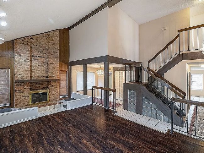 Preview of property located at 2816 White Oak Dr