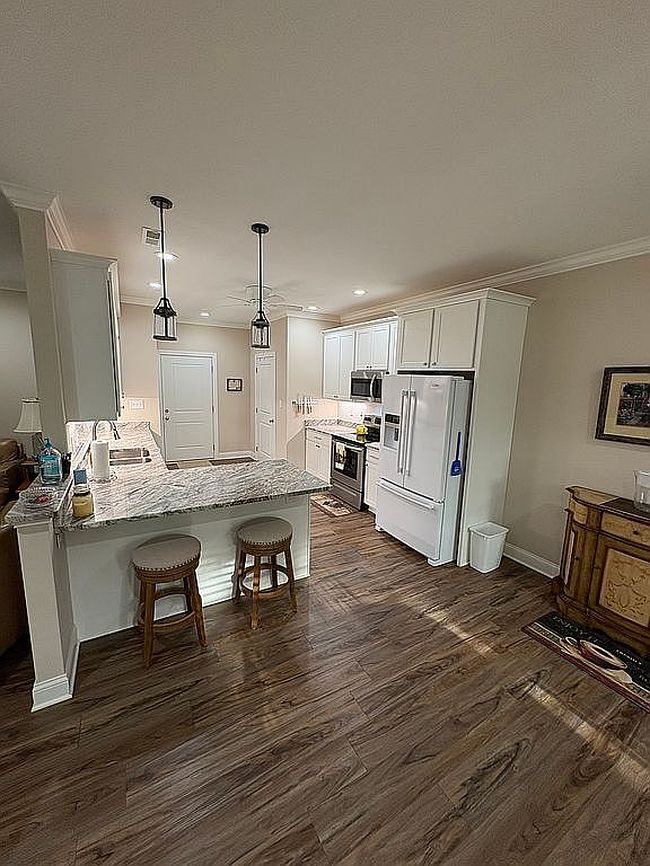 Image of 123 Long Dr