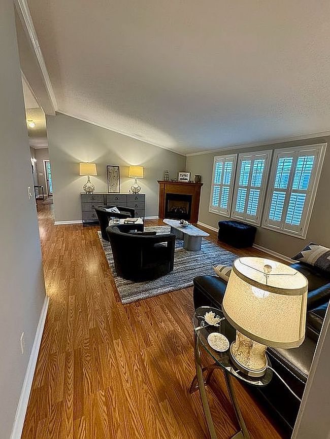 Photo of 539 Dove Trl, Hendersonville, NC