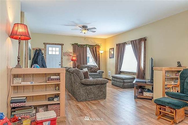 Photo of 241 Beach St, Pateros, WA