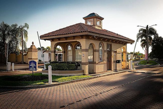 Photo of 9129 Mcmillan Ln, Tampa, FL
