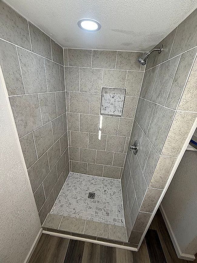 Additional photo 1 of property located at 807 Sherwood Forest Cir