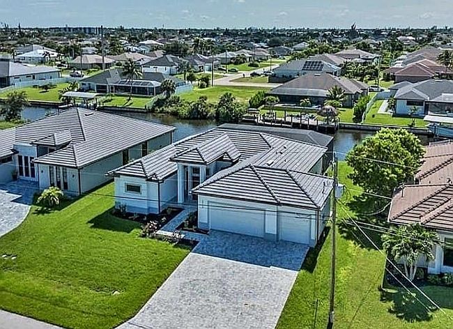 Preview of property located at 2719 Sw 21st Ave