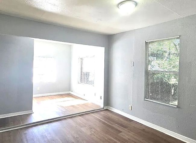 Image of 402 E Virginia Ave