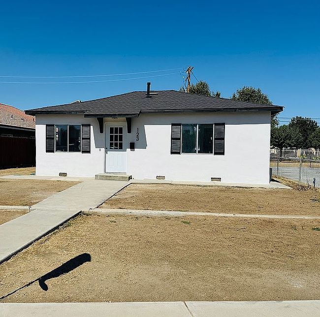 Photo of 123 Dover St, Delano, CA