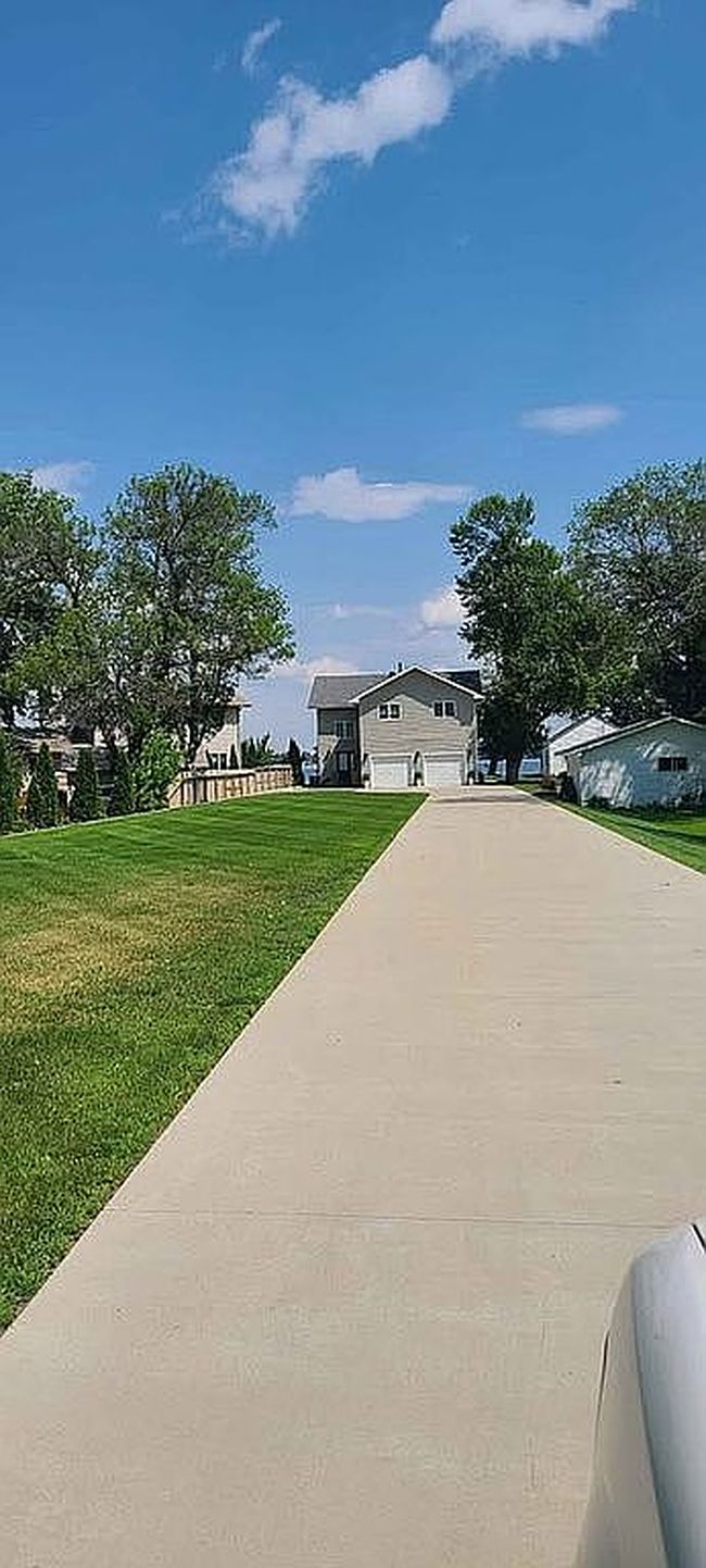 Image of 1306 S Lake Dr