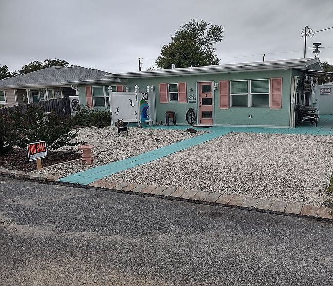 219 Lake Pl, Panama City Beach, FL