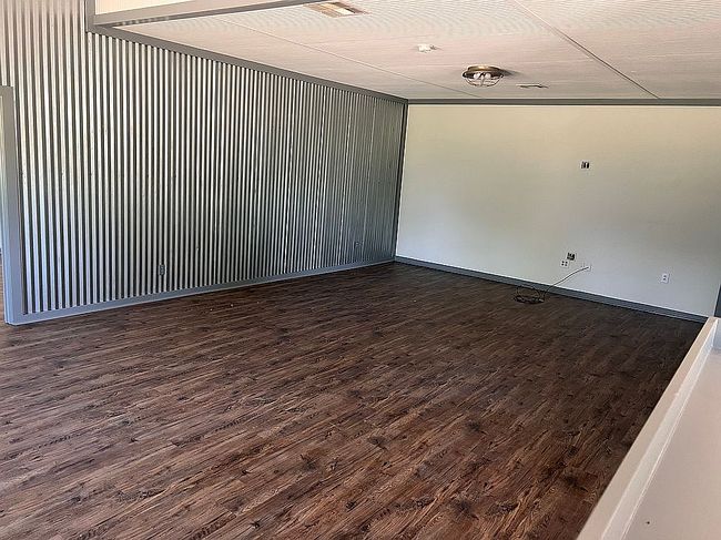 Photo of 229 S Colorado St, Whitney, TX