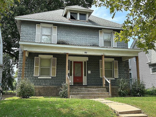 Photo of 911 N 3rd St