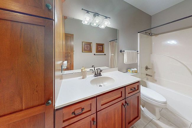 Photo of 3030 Old Orchard Rd Ne, Cedar Rapids, IA