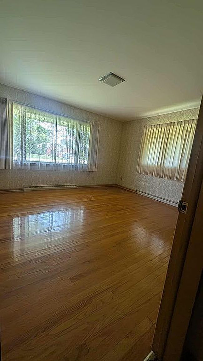 Photo of 16496 Park Lane Dr, Strongsville, OH