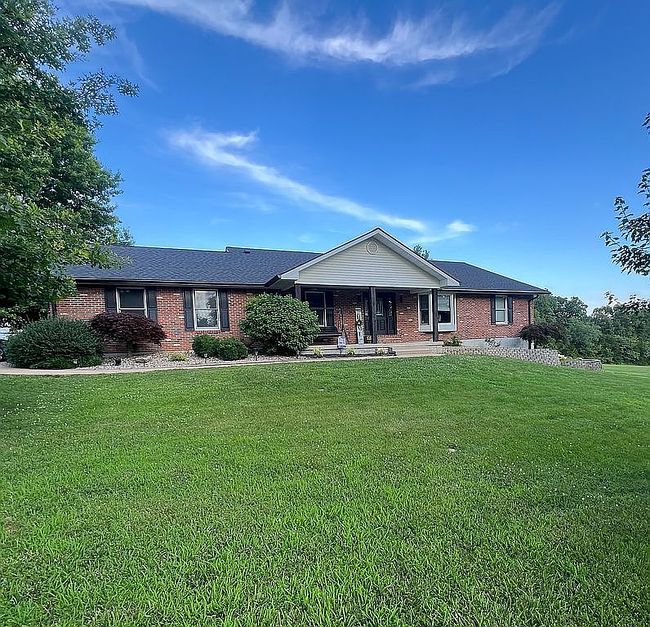 Photo of 202 Steamboat Springs Rd, Saint Clair, MO