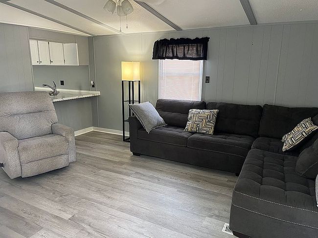Image of 319 W Warren St