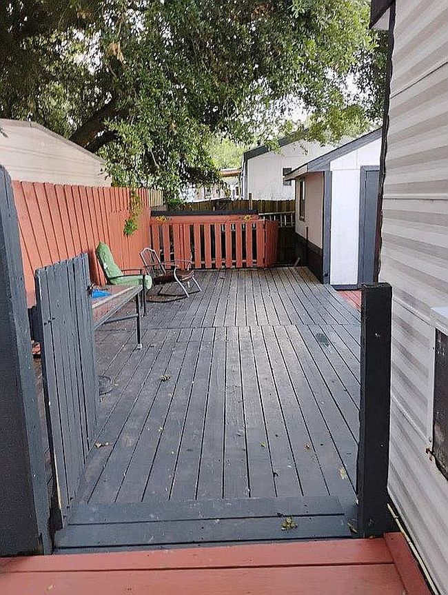 Photo of 1212 Holly Ln, League City, TX