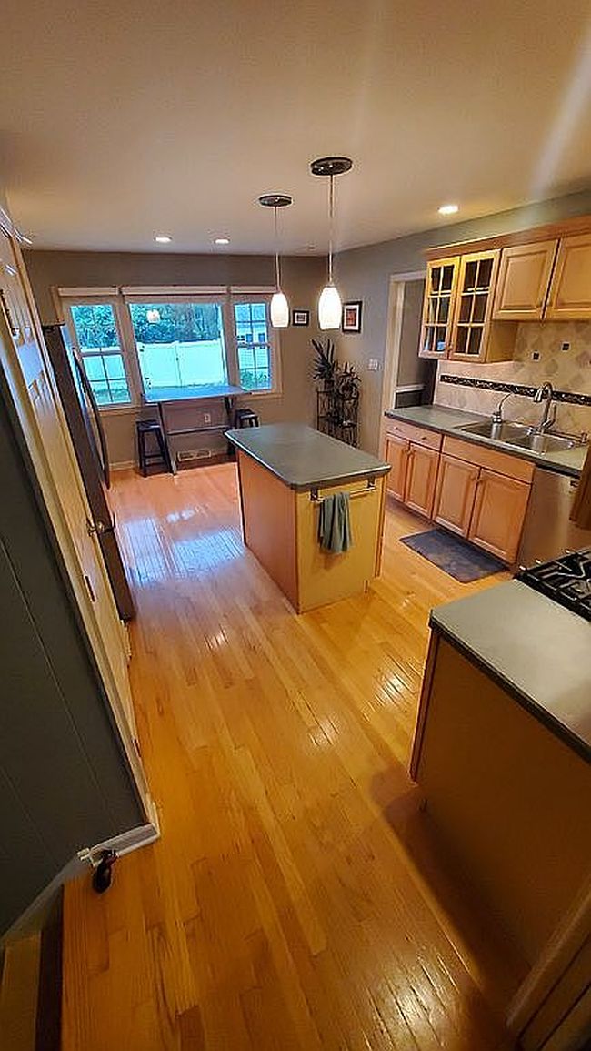 Photo of 1277 Pembroke Ct, Niskayuna, NY
