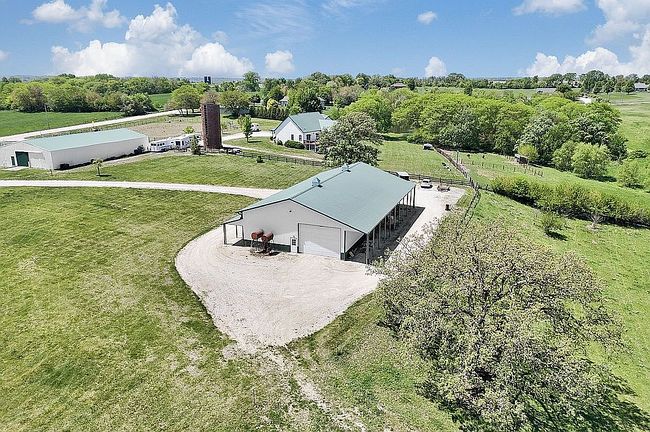 Image of 32260 Old Portland Rd