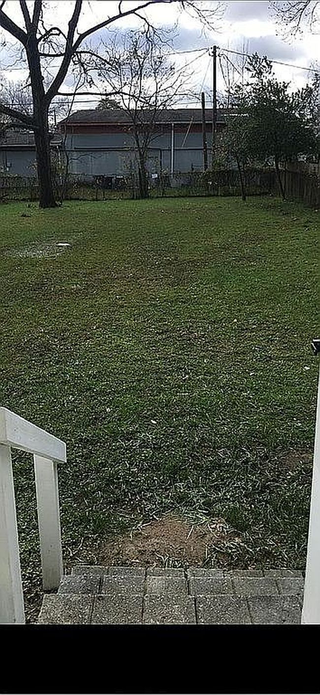 Image of 2026 Clark St