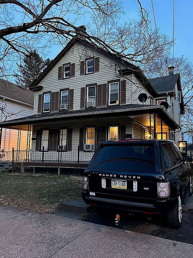 Image of 105 & 109 E Broad St