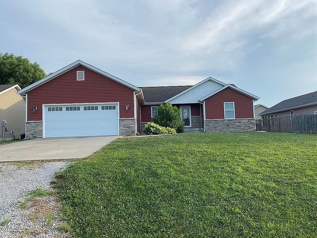 Photo of 513 Harrison Dr, Mechanicsburg, IL