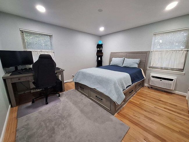Photo of 324 Post Ave Apt 5J, Westbury, NY