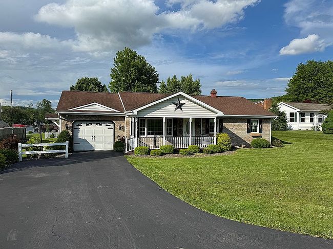 Image of 702 Engelman Dr