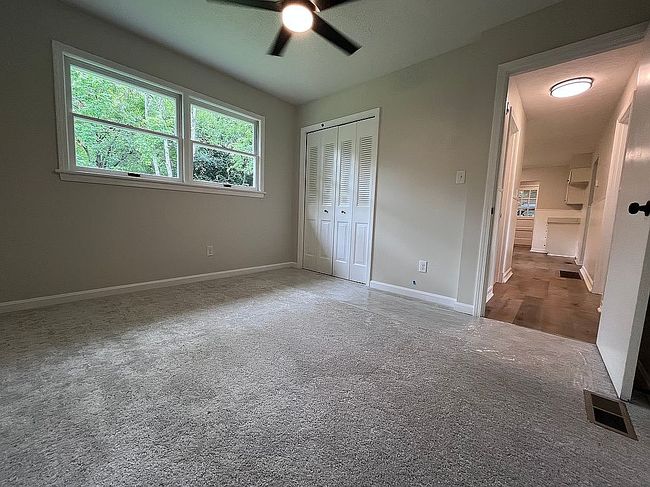Photo of 425 Mill Run Way, La Grange, KY