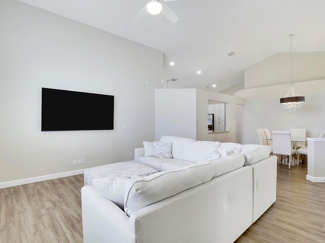 Additional photo 3 of property located at 8278 Bob O Link Dr