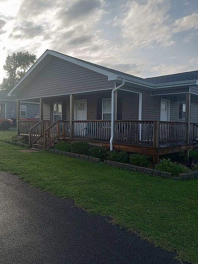 Image of 319 S 10th St