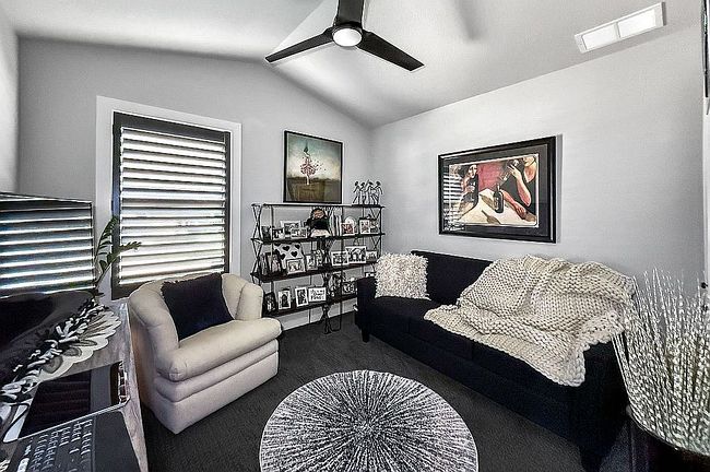 Image of 8965 Greenway Dr